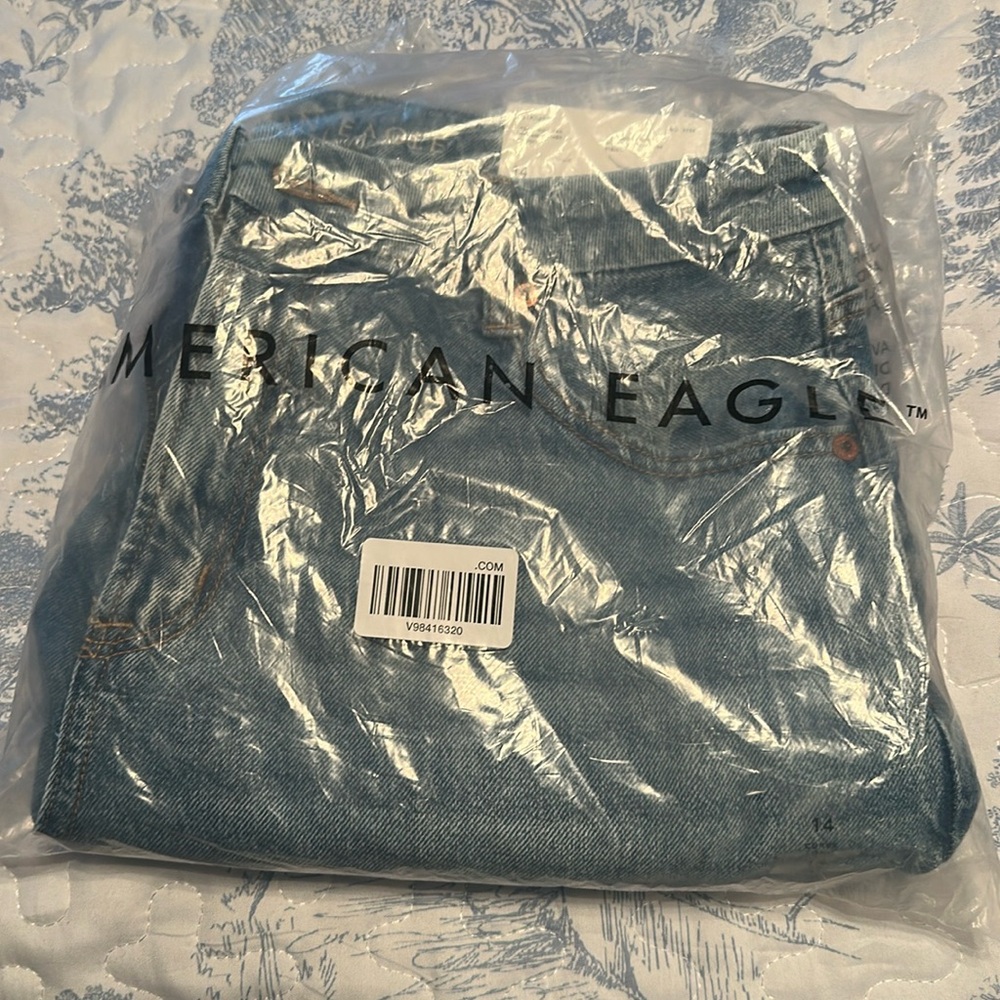 Brand new with tags American Eagle curvy mom jeans!